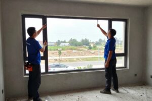 فريق محترف من فنيي تركيب الدريشات