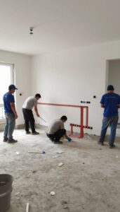 أعمال السباكة والكهرباء والصباغة في منزل كويتي